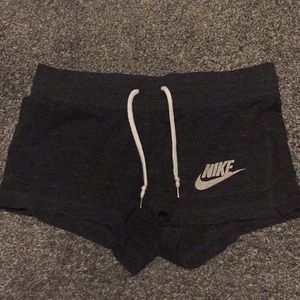 Nike Short Shorts (Black)